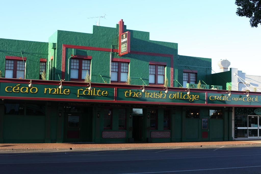 The Irish Village Emerald Exterior photo